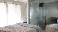 Main Bedroom - 15 square meters of property in Norwood