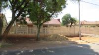 Front View of property in Roodekop