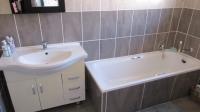 Bathroom 1 - 6 square meters of property in Willowbrook