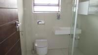 Bathroom 2 - 6 square meters of property in Beyers Park