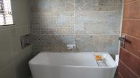 Bathroom 2 - 6 square meters of property in Beyers Park