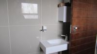 Bathroom 2 - 6 square meters of property in Beyers Park