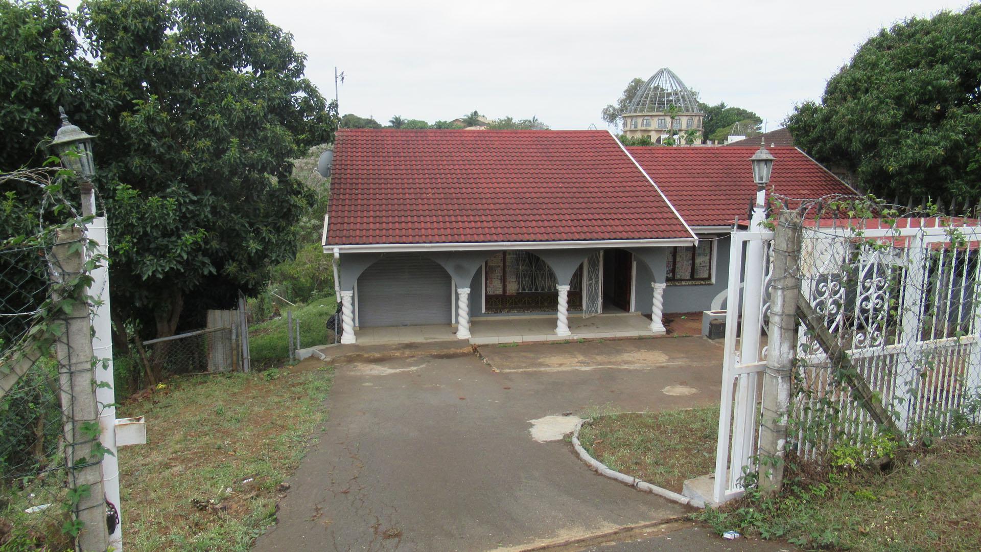 Front View of property in Everest Heights