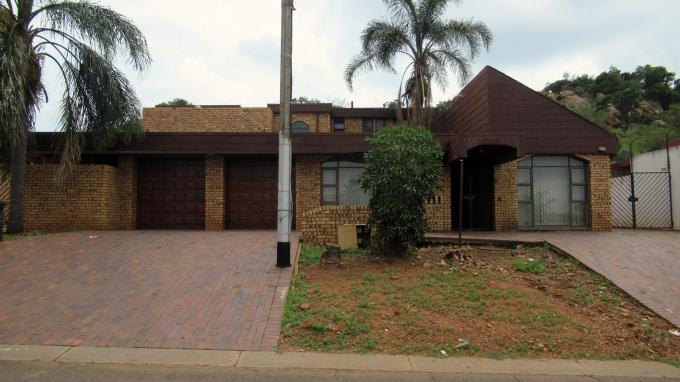 SA Home Loans Sale in Execution 5 Bedroom House for Sale in Philip Nel Park - MR477006