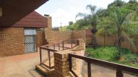 Balcony - 80 square meters of property in Laudium