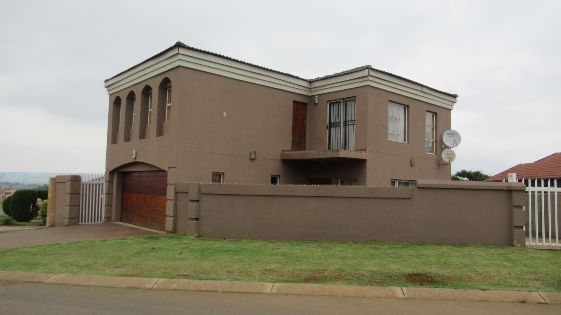 Front View of property in Naturena