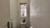 Bathroom 1 - 5 square meters of property in Eastleigh