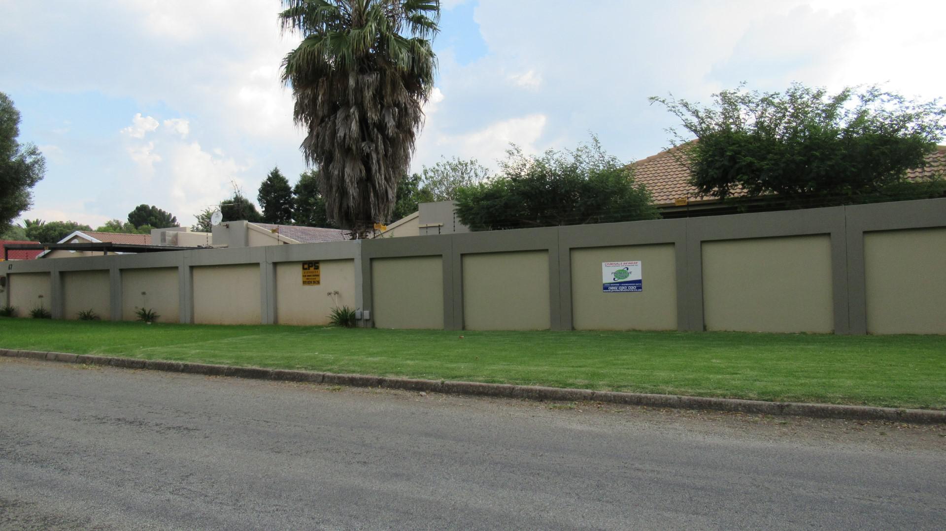 Front View of property in Brackenhurst