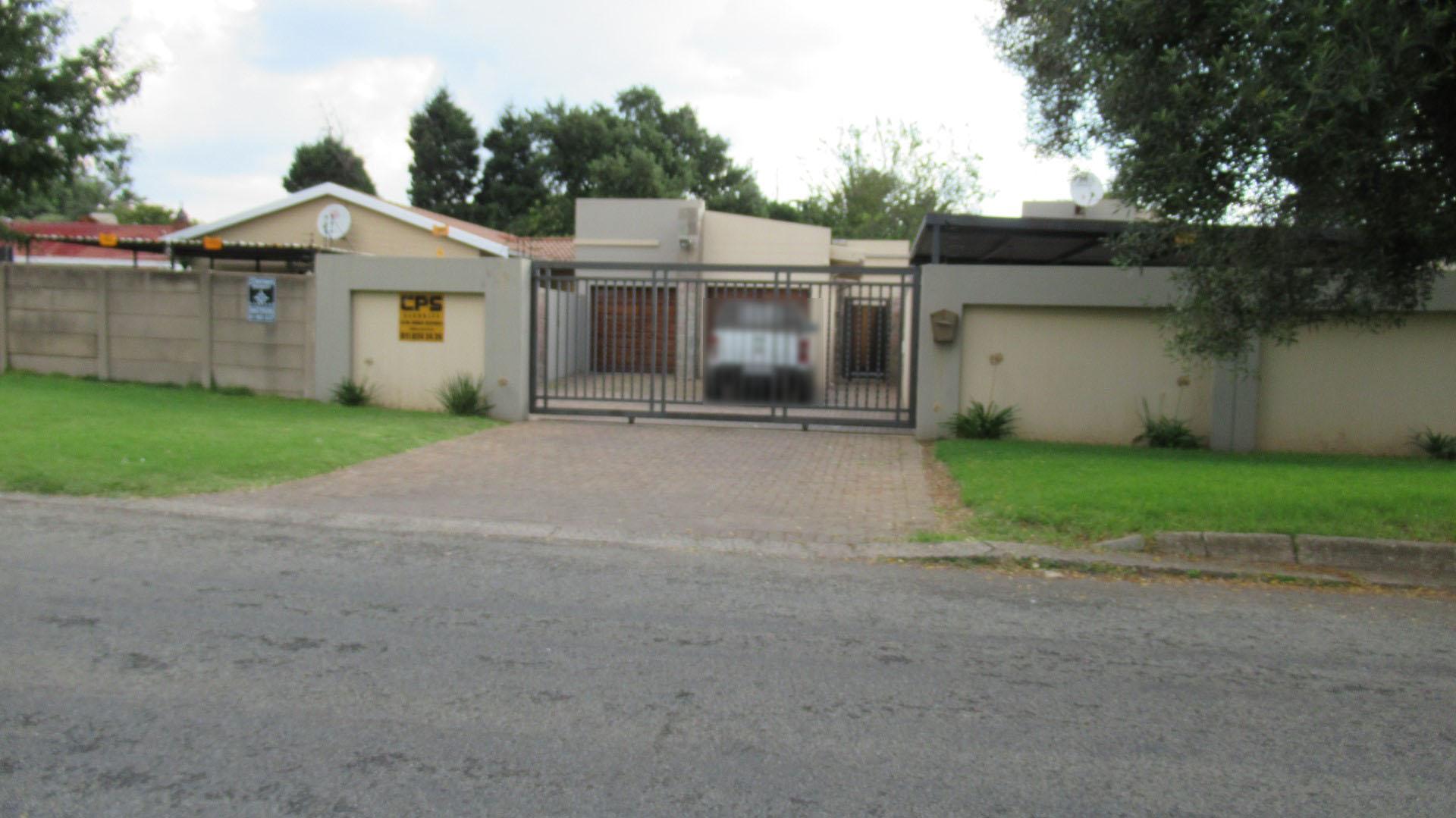 Front View of property in Brackenhurst