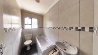 Bathroom 1 - 5 square meters of property in Queensburgh