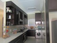 Kitchen - 13 square meters of property in Ravenswood