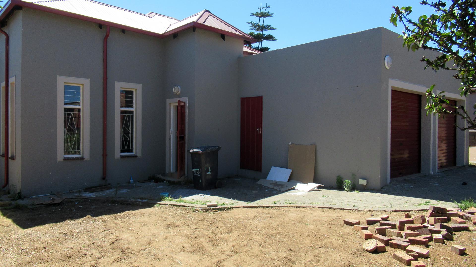 Front View of property in The Reeds