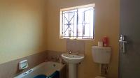 Bathroom 1 - 4 square meters of property in Clarina