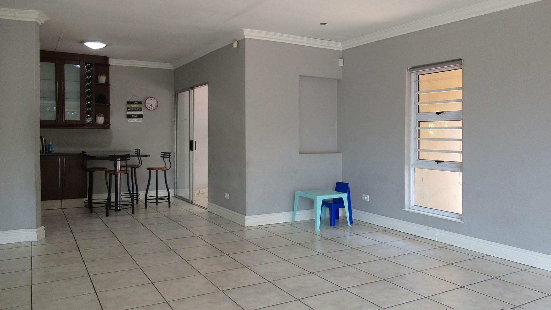 Spaces - 10 square meters of property in Ferndale - JHB