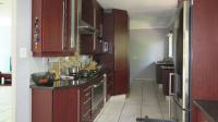 Kitchen - 34 square meters of property in Ferndale - JHB