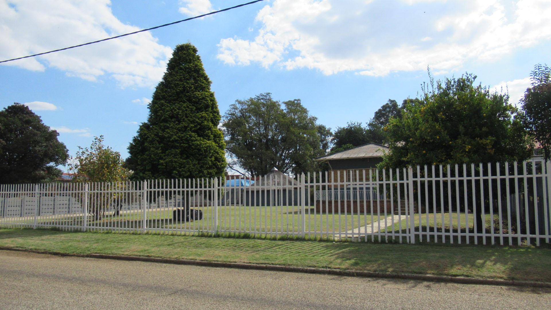 Front View of property in Struisbult