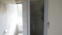 Bathroom 2 - 4 square meters of property in Struisbult