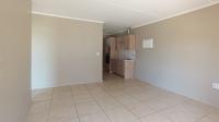 Lounges - 19 square meters of property in Rooihuiskraal North