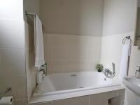 Main Bathroom of property in Rooihuiskraal North