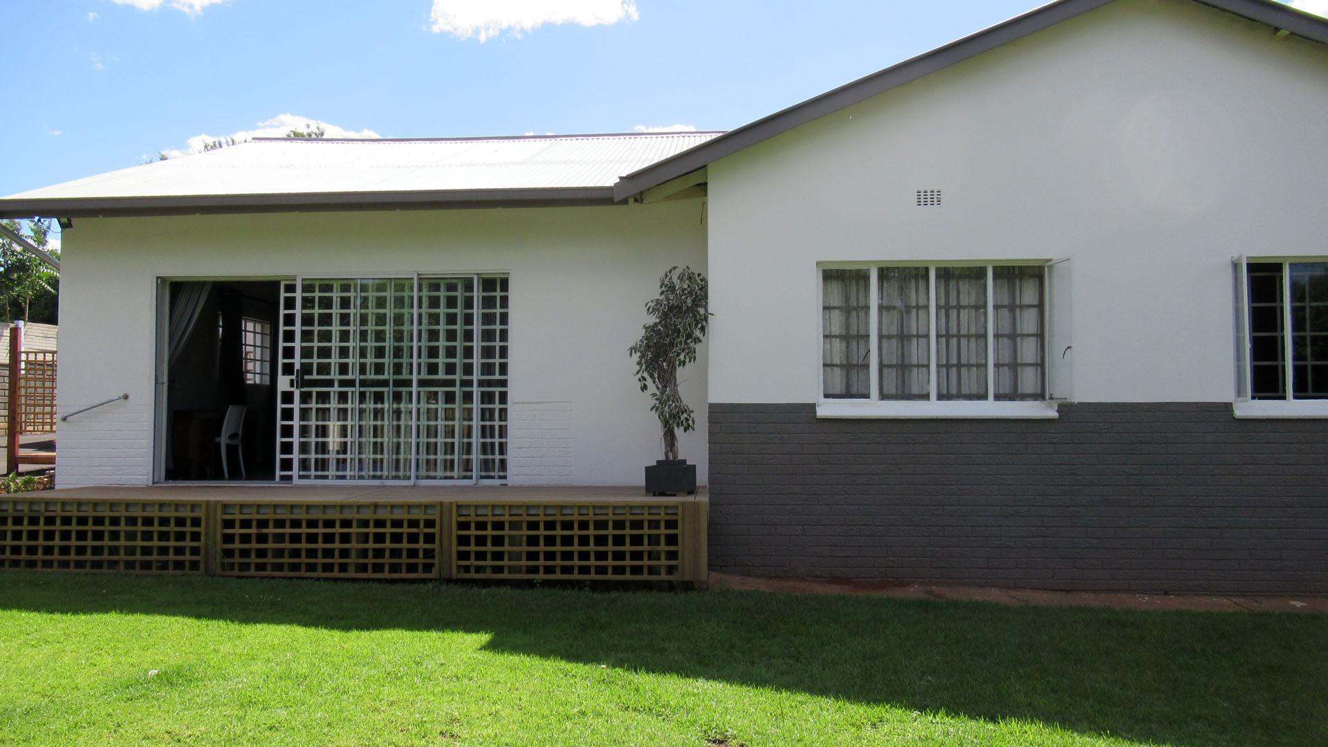 Front View of property in Lyttelton Manor