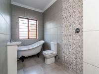 Bathroom 1 - 8 square meters of property in Halfway Gardens