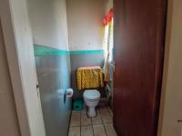 Bathroom 3+ of property in Suidrand