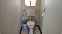 Guest Toilet - 3 square meters of property in Declercqville