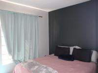 Bed Room 1 - 11 square meters of property in Sagewood