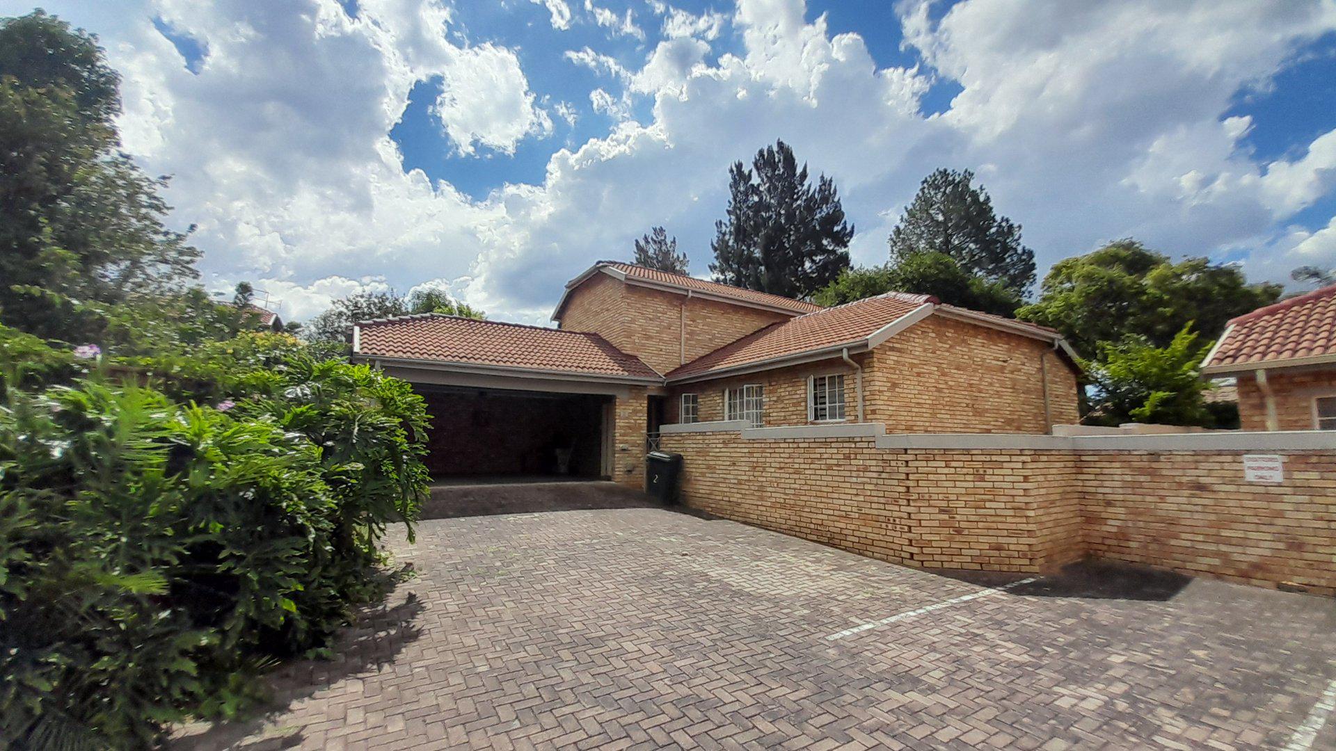 Front View of property in Boskruin