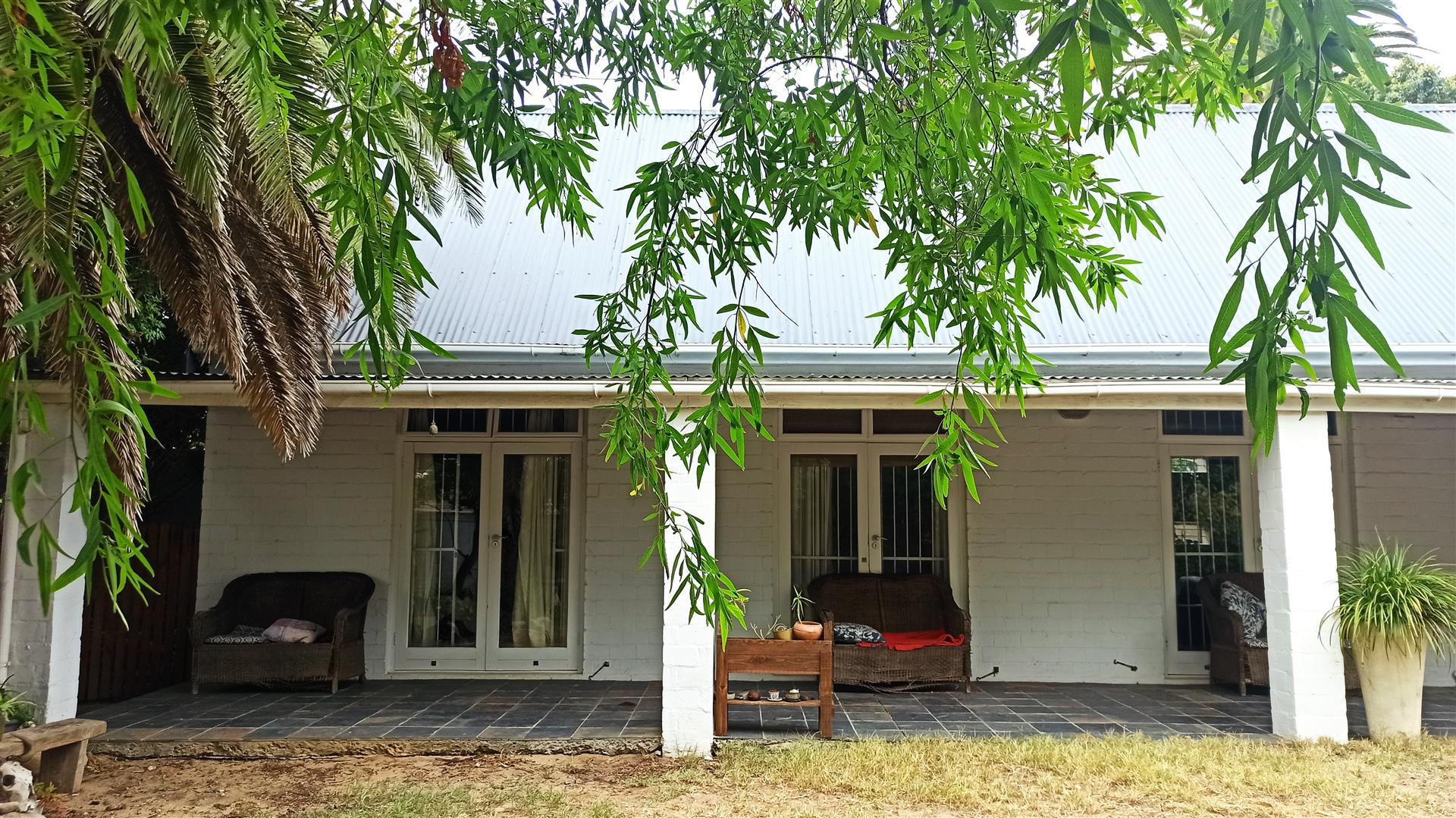 Front View of property in West Beach