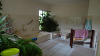 Main Bathroom - 20 square meters of property in Steiltes