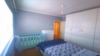 Bed Room 1 of property in Weltevreden Valley