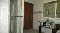 Bathroom 1 - 8 square meters of property in Randpark Ridge