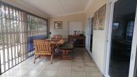 Patio - 33 square meters of property in Umtentweni