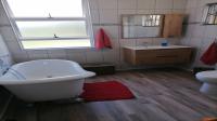 Bathroom 1 - 11 square meters of property in Umtentweni