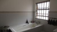 Bathroom 1 - 11 square meters of property in Umtentweni