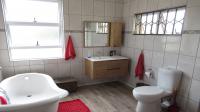 Main Bathroom - 10 square meters of property in Umtentweni