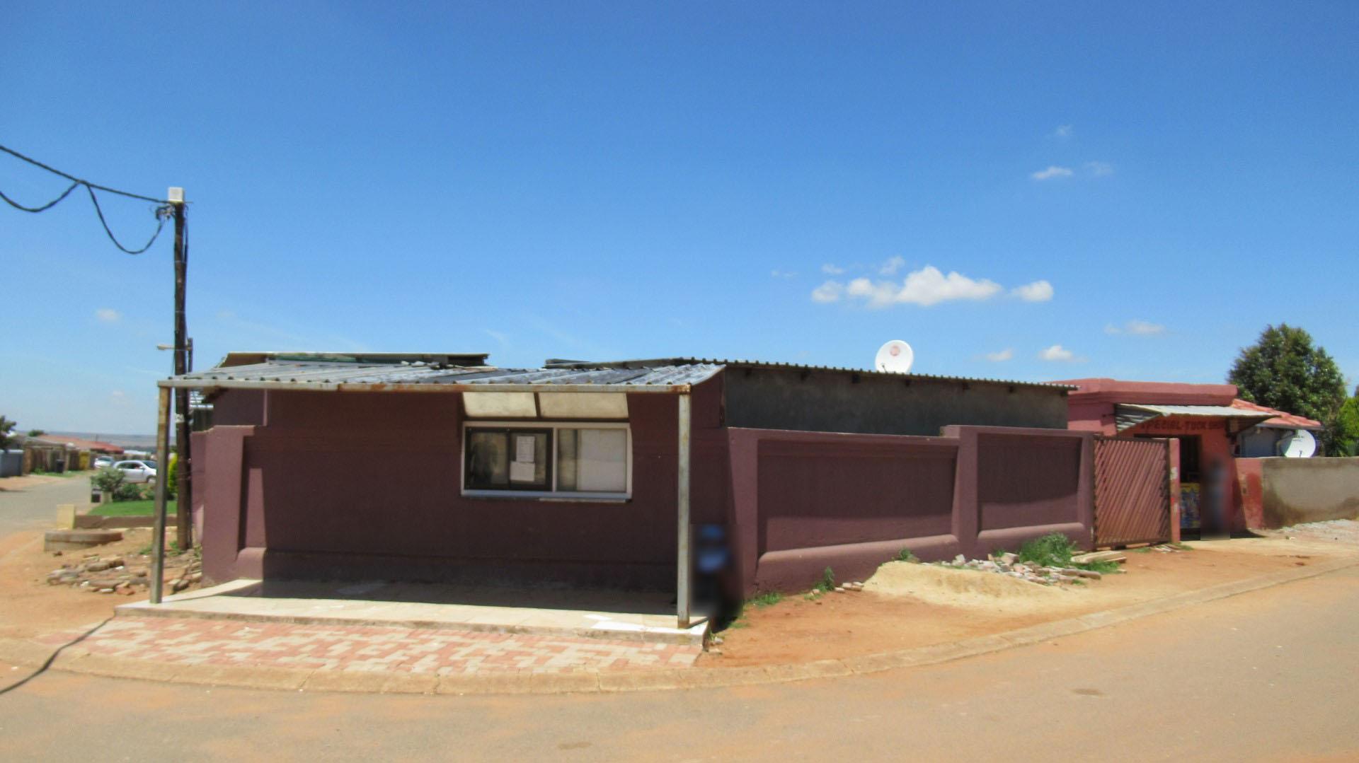 Front View of property in Protea Glen