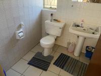 Bathroom 1 - 6 square meters of property in Kanonkop