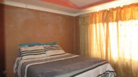 Bed Room 1 - 13 square meters of property in Protea Glen