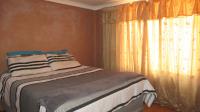 Bed Room 1 - 13 square meters of property in Protea Glen