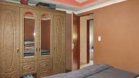 Bed Room 1 - 13 square meters of property in Protea Glen