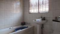 Bathroom 1 - 5 square meters of property in Protea Glen