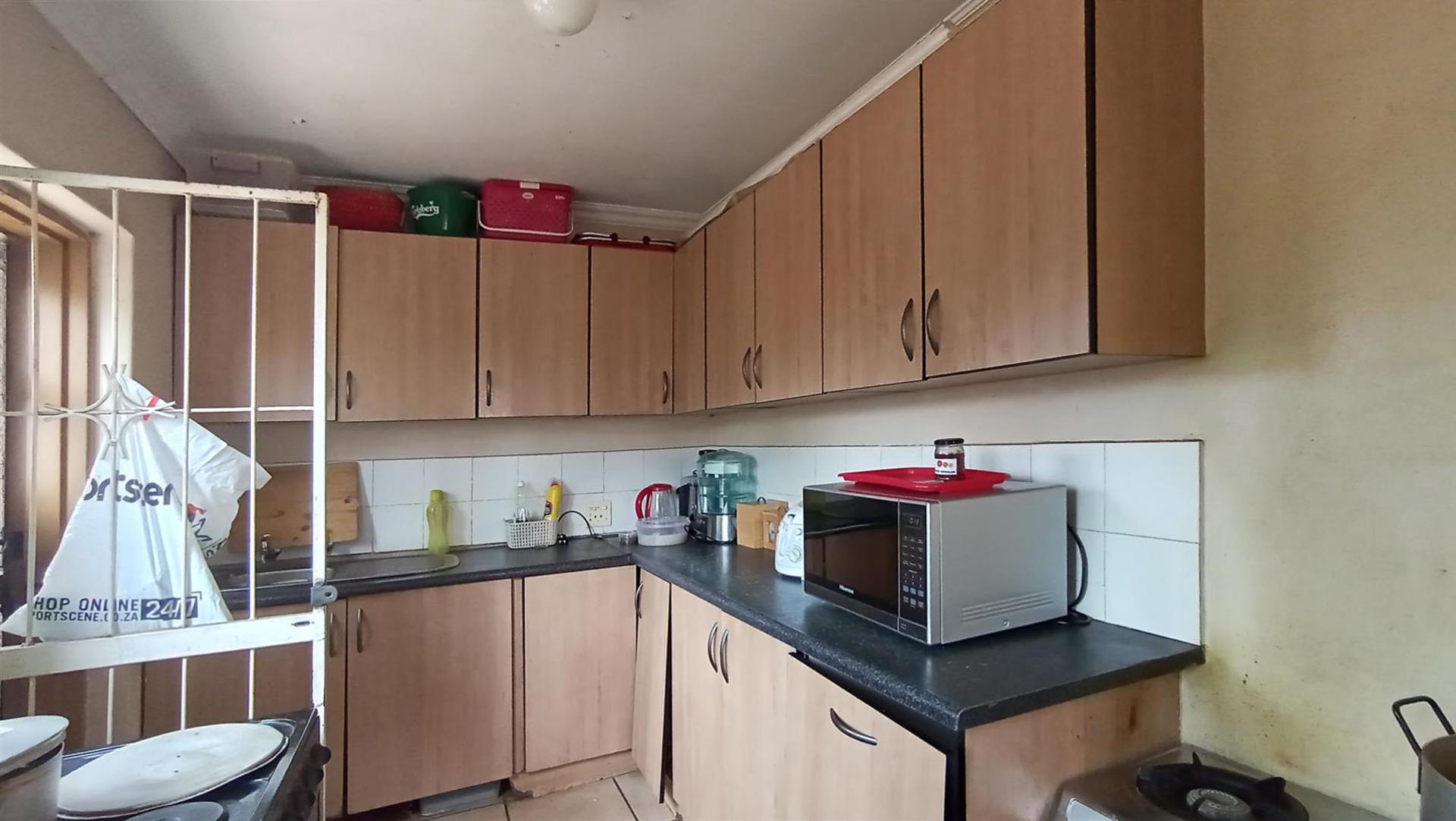 Kitchen - 11 square meters of property in Elandspoort