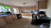 Kitchen - 11 square meters of property in Elandspoort