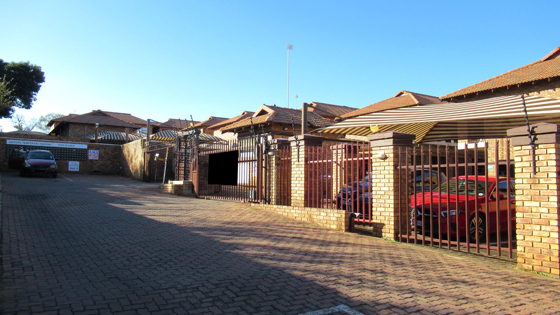 Front View of property in Norton Small Farms