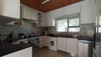 Kitchen - 14 square meters of property in Theresapark