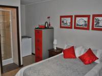 Main Bedroom of property in Westdene (Bloemfontein)