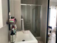 Main Bathroom - 6 square meters of property in Greenstone Hill