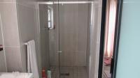 Main Bathroom - 6 square meters of property in Greenstone Hill